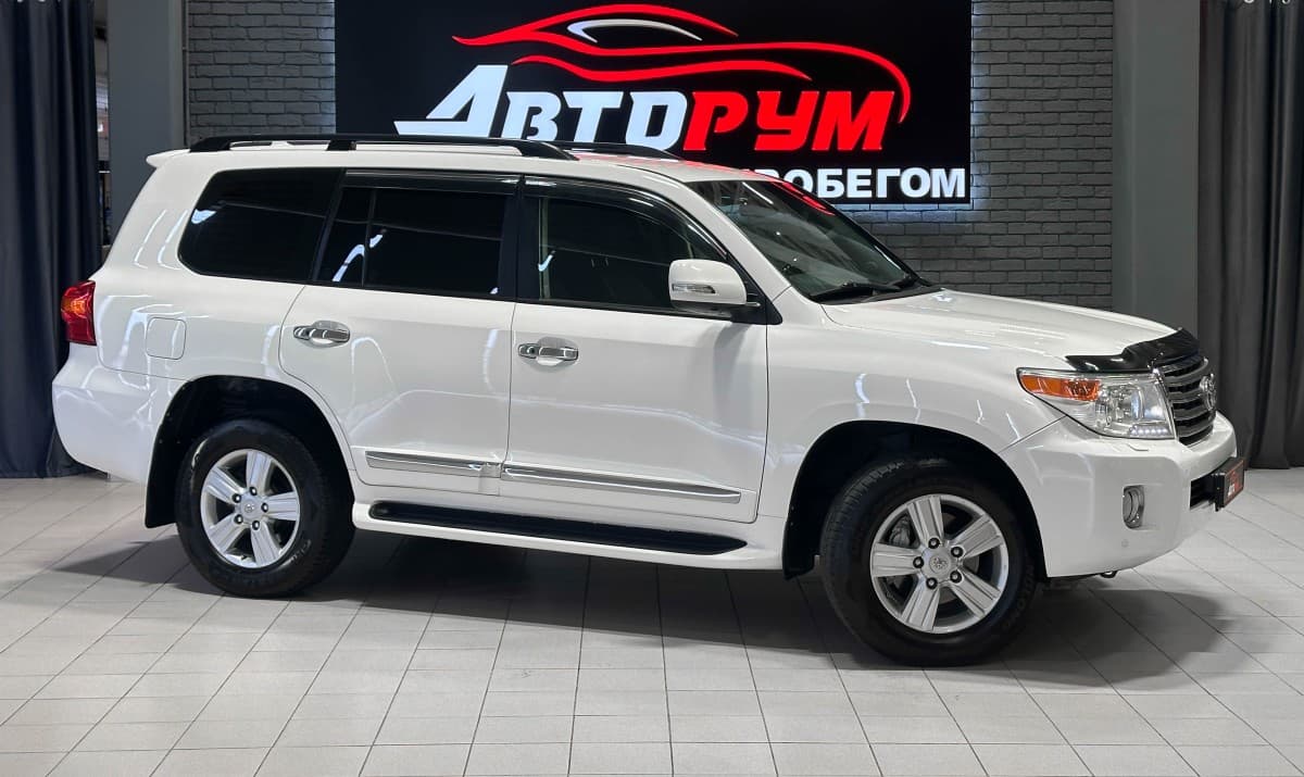 Toyota Land Cruiser - 1